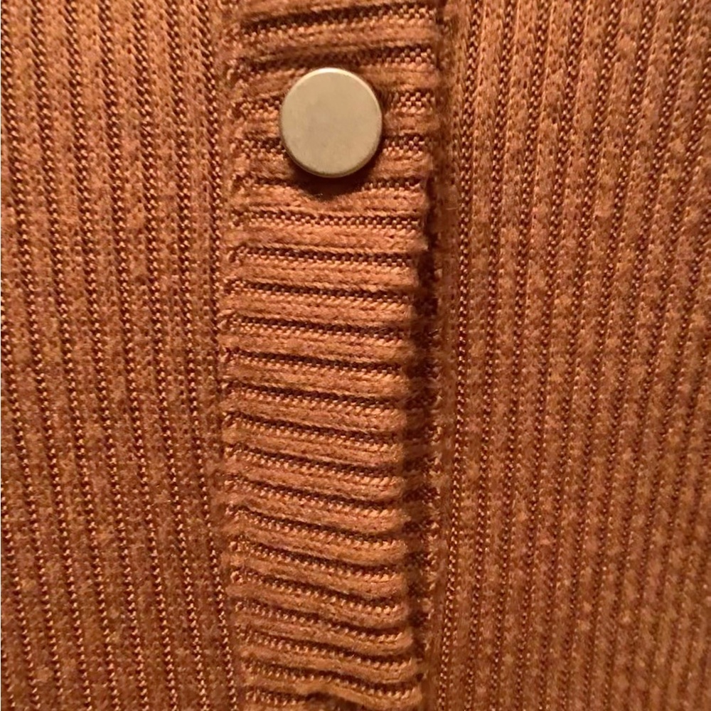 Free Assembly Women's XS Button-Up Orange Sweater - Picture 8 of 11